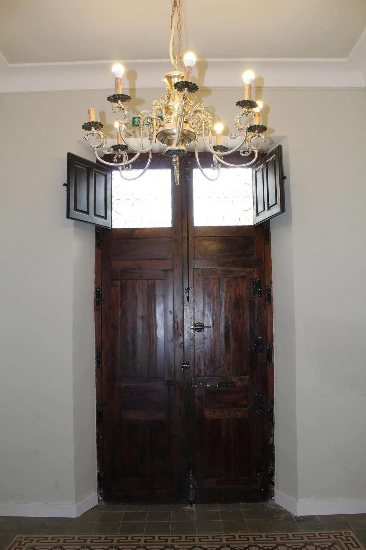 Nwt Paradise Urban Hostel Аликанте Экстерьер фото
