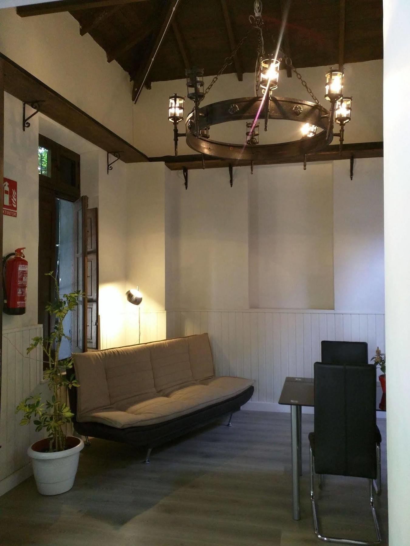 Nwt Paradise Urban Hostel Аликанте Экстерьер фото