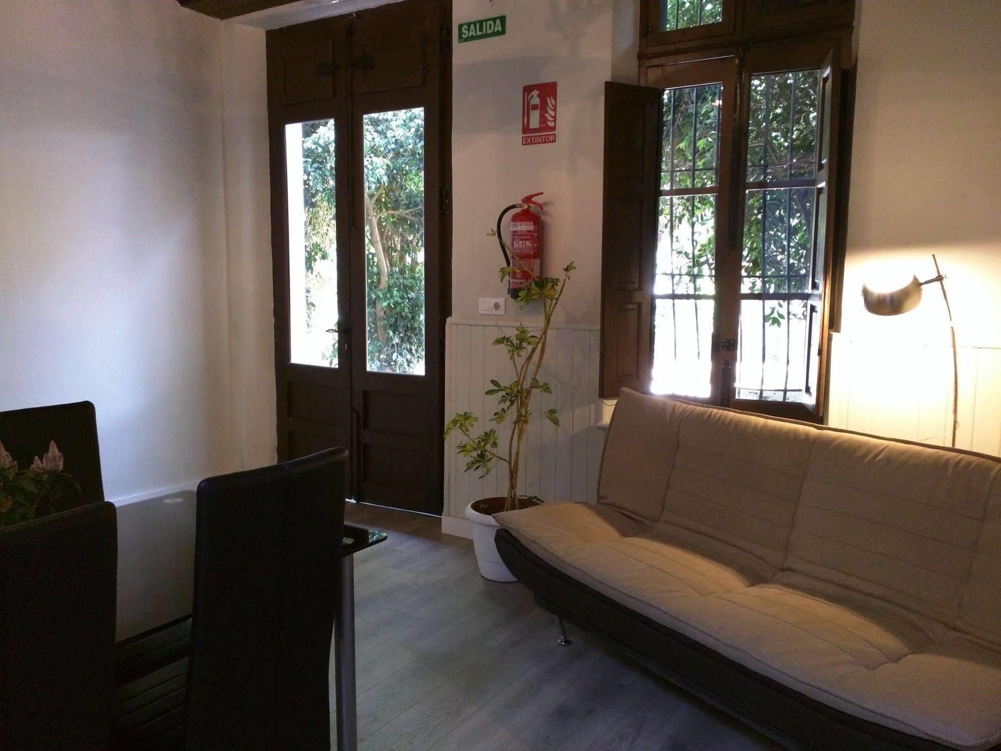 Nwt Paradise Urban Hostel Аликанте Экстерьер фото
