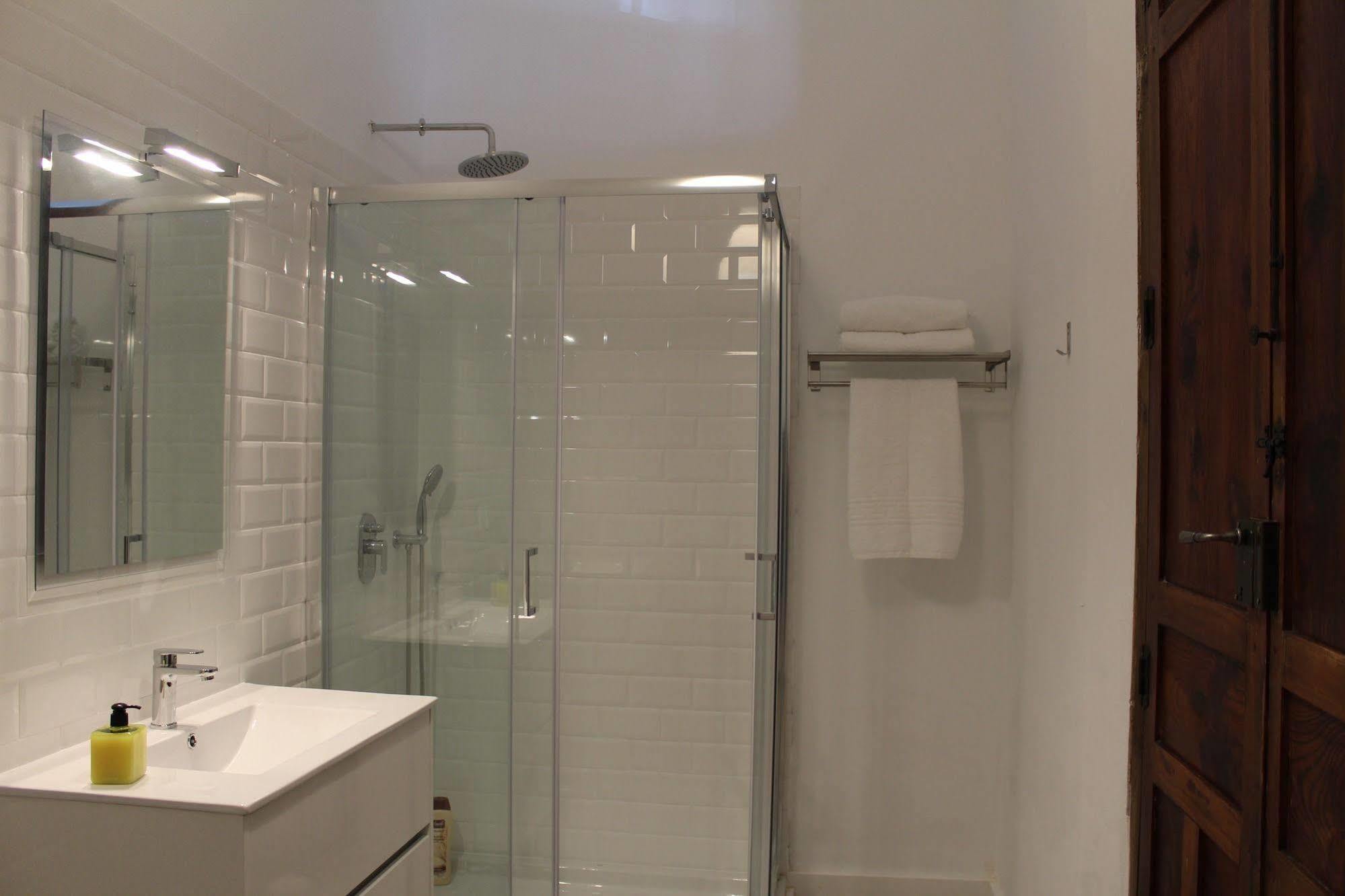 Nwt Paradise Urban Hostel Аликанте Экстерьер фото