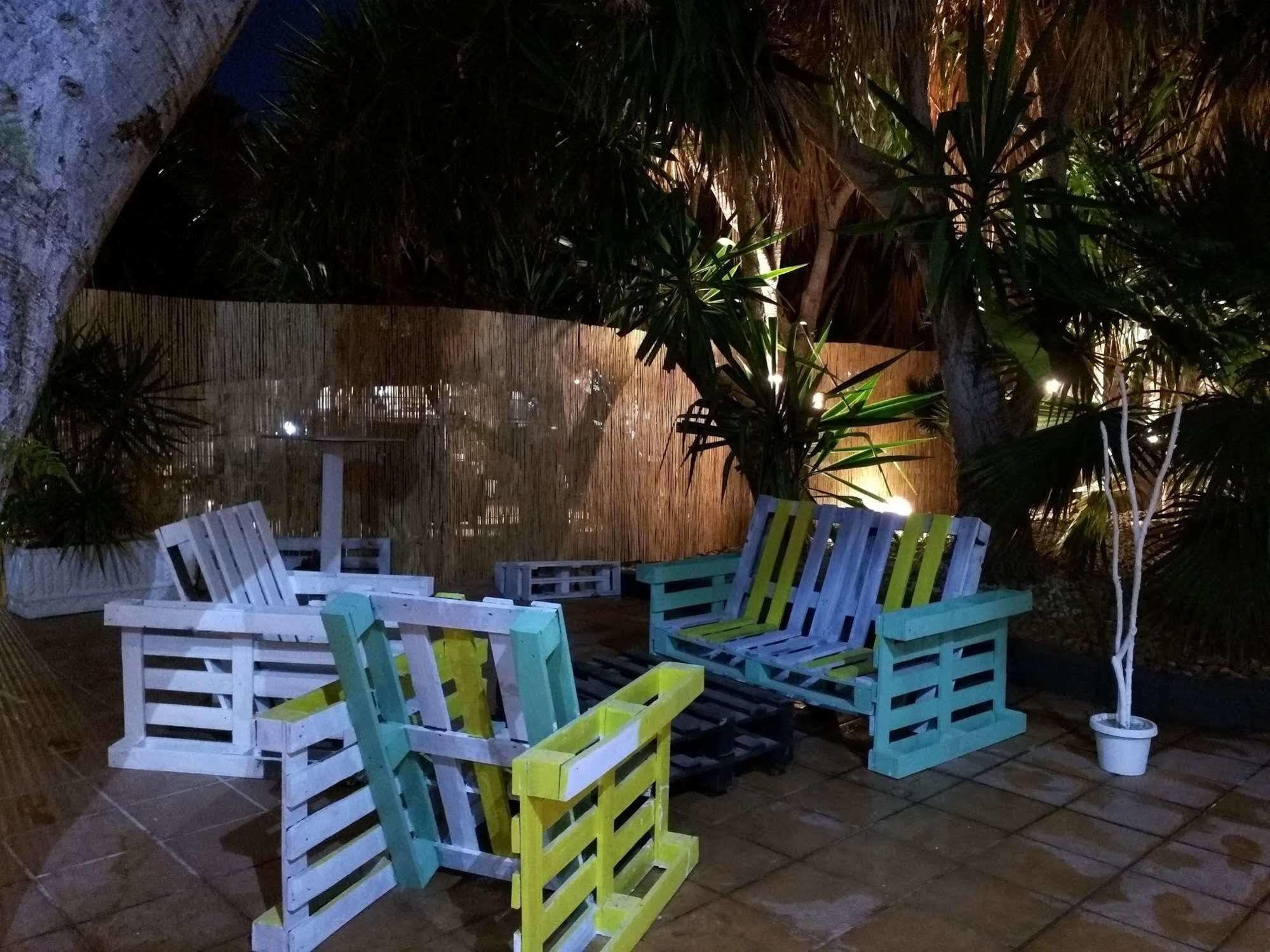 Nwt Paradise Urban Hostel Аликанте Экстерьер фото